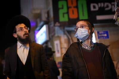 כאש בשדה קוצים // דפנה קורץ