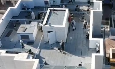 הרחפן התקרב לגג - מתפללי המניין נמלטו