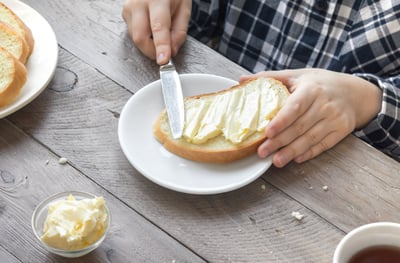 מאחסנים חמאה במקרר? יש מצב שאתם טועים