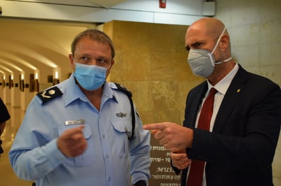 הפעולה ראשונה של השר אמיר אוחנה