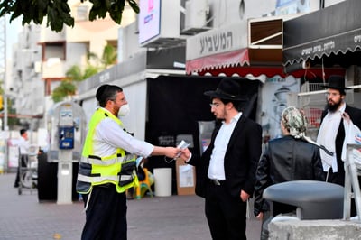 חלוקת מסכות ברובע החרדי באשדוד, אילוסטרציה