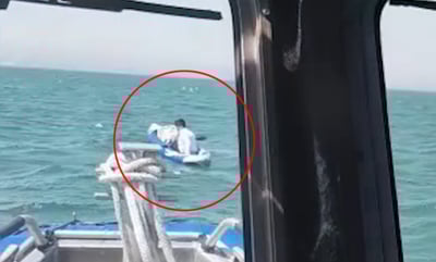 גבר נסחף לעומק הכנרת וחולץ בשלום. צפו