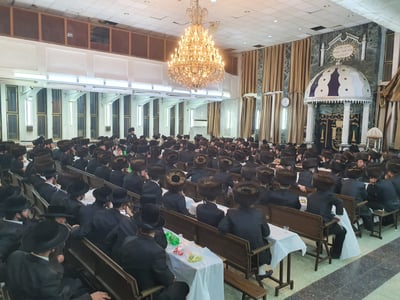 בית המדרש סאטמר בבני ברק בשבת האחרונה