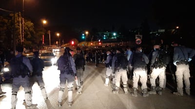 עימותים בהלוויית אח האדמו"רים: כך הבריחו את ה'מיטה'
