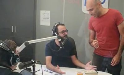 כשאסף ליברמן בא לאולפן 'מנדי-ביתאן'. צפו