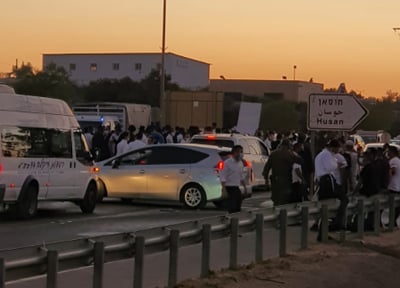 בזמן ההפגנה הודיעו: הסגר על ביתר יסתיים