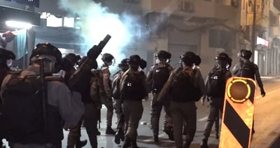 מחאה ביפו: ונדליזם, אבנים וזיקוקים • צפו