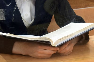 עכשיו, בשידור חוזר: סיום מסכת ביצה • צפו