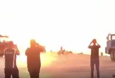 תיעוד דרמטי: מסריטים את האש, ו...עפים