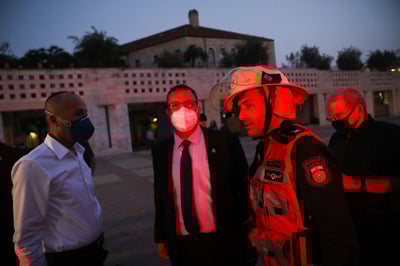 ליאון סמוך למבנה העירייה