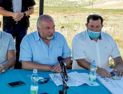יוסי דגן חלה בקורונה; איווט ליברמן - לבידוד