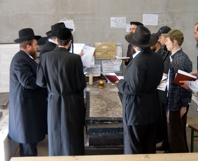 שלוחי יד לאחים במעמדי התפילות אשתקד