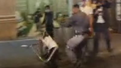 הילד החרדי הוטח בעוצמה אל המדרכה. צפו