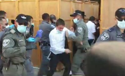 שוטרים תקפו ילדים בהלווית האדמו"ר מפיטסבורג • צפו