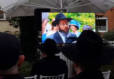 הרב שנפטר, מברך בחופת בתו הבכורה. צפו