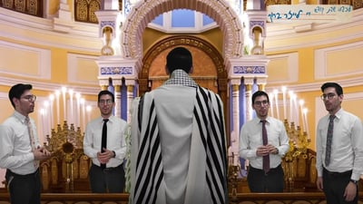 לייזר ברוק ו'מקהלת העניבות': "ובמקהלות רבבות"