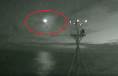 תיעוד נדיר: מטאור נכנס אל האטמוספירה