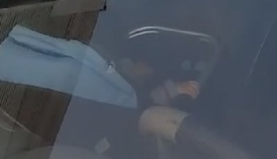 התינוק בתוך הרכב
