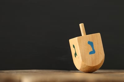 הרמזים נחשפים: סביבון זה לא משחק ילדים!