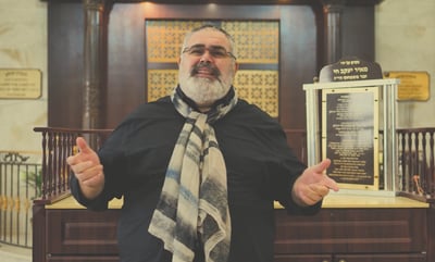 קרדונר הלחין, שמעון סיבוני שר לכבוד הצדיק