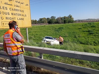 חיסול בכביש 6, בין שיירה של ניידות משטרה
