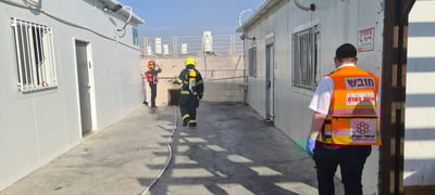 אש פרצה בישיבה; בחור ואיש צוות נפצעו