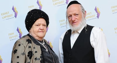 המנוחה ע"ה לצד בנה