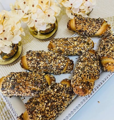 לחמניות בציפוי גרעינים, שומשום ושיבולת שועל