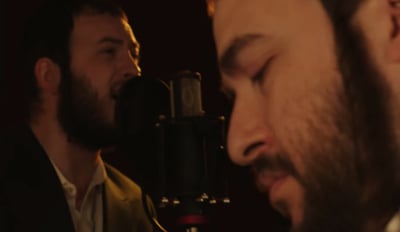 מוטי אילוביץ ומנדי הרשקוביץ מבצעים באידיש: שבורי לב