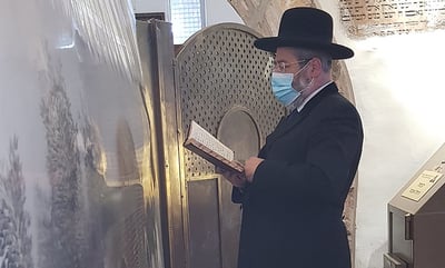 הרב הראשי הגאון רבי דוד לאו, בקבר רחל