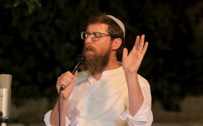 יצחק מאיר בביצוע לייב מרגש: ואני קרבת אלוקים לי טוב