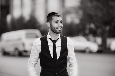ראובן גרבר משיק אלבום בכורה בקליפ חדש: "אודך"
