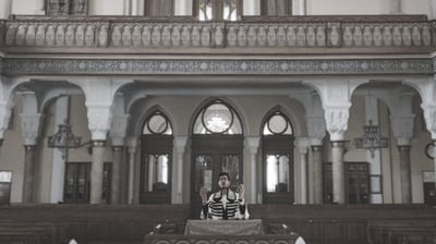 הַיּוֹם תשעה עָשָׂר יוֹם: לייזר ברוק סופר בשירה
