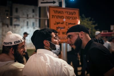 ערבים וחרדים מתעמתים, אמש; למצולמים אין קשר לכתבה