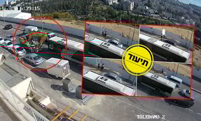 לא נתפס: הרכבים נוסעים על המדרכה, הילדות ניצלות בנס