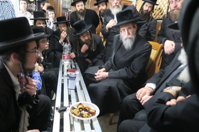 האדמו"ר מבאיאן ניחם את משפחות האסון