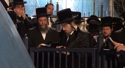 הרבי מסאדיגורה עלה למירון והתפלל על גג הציון