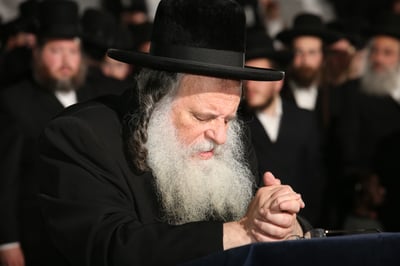 עסקני הקהילה מצפים למאות אברכים מתלמידי ראש הישיבה, תומכים ואוהדים אשר יגיעו לקחת חלק