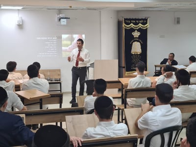 הרב מ‘נשמת התורה‘ שמאתגר את ההורים