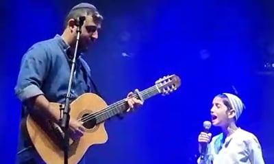 הילד המחלים מסרטן ריגש עם ישי ריבו: "אור החיים"