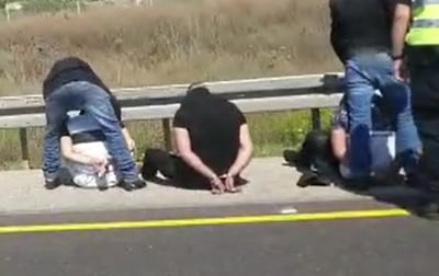 תיעוד דרמטי: בצד הכביש - שב"כ עצר חשוד כמחבל