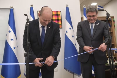 בנט חנך את שגרירות הונדורס ב"שהחיינו"
