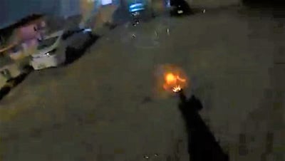 תיעד עצמו יורה ללא הבחנה בדיר אל-אסד