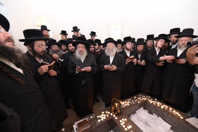 החסידים בתפילה