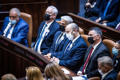 גנץ השר האהוד ביותר; ליברמן בתחתית