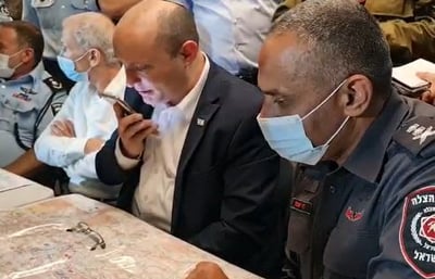 בנט, הלילה בחפ"ק