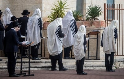 ההיערכות לחגים: מיליוני שקלים להתאמת מנייני החצרות