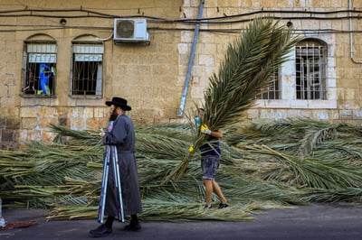 מתכוננים לסוכות במאה שערים
