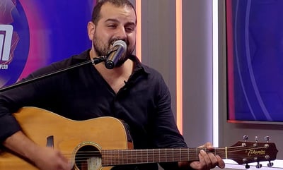 כבש את הפריים-טיים הישראלי; 'עקיבא' בראיון חגיגי • צפו