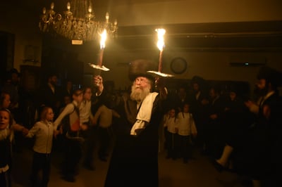 באבוקות אש